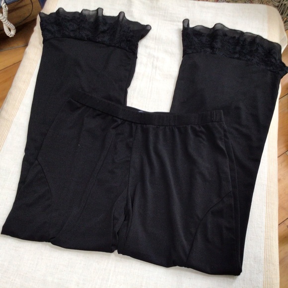 Va Va Voom! Back Adorned Paants - Picture 5 of 12